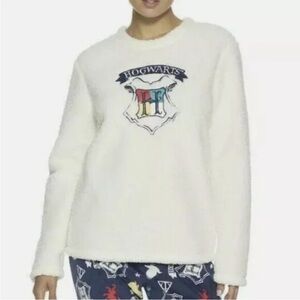 Harry Potter Hogwarts Women pull over sweater White Faux Fur Size M(8-10)